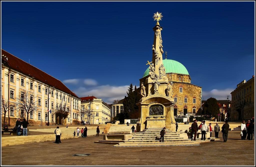 Rosmarinus Apartman Pécs Zewnętrze zdjęcie