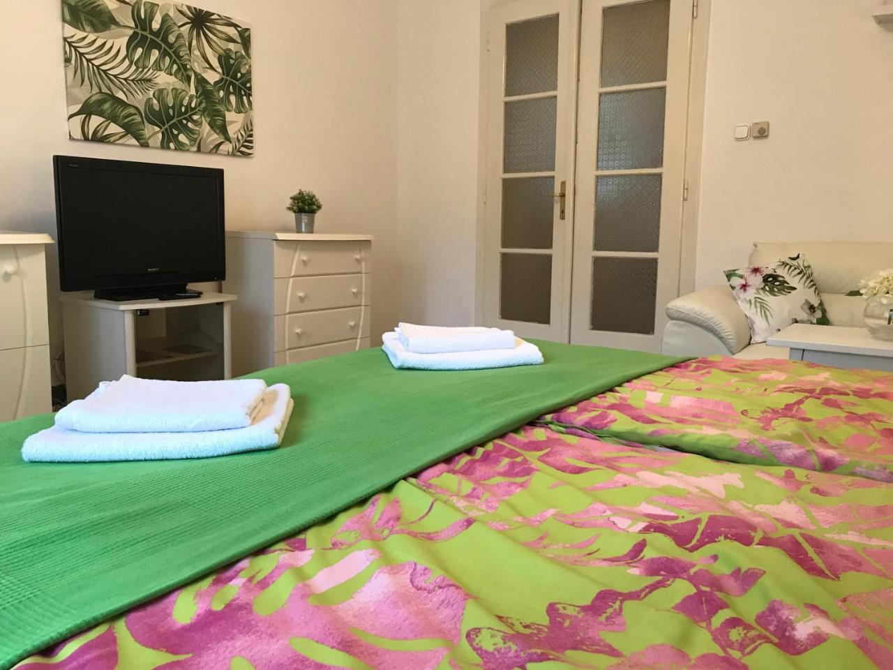 Rosmarinus Apartman Pécs Zewnętrze zdjęcie